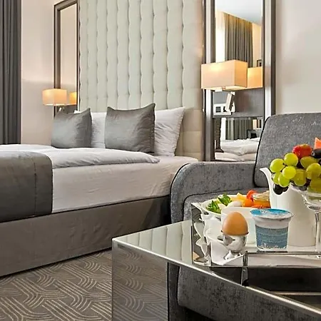 Otel Congress Avenue 4*