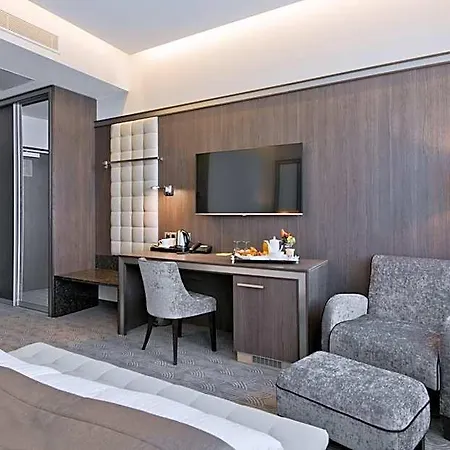 Congress Avenue Otel Vilnius