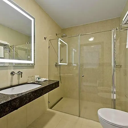 Otel Congress Avenue 4*