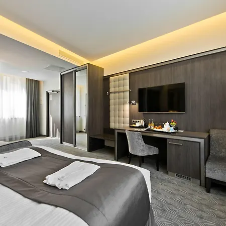 Hotel Congress Avenue 4*