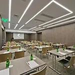 Congress Avenue 4*