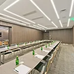Congress Avenue 4*